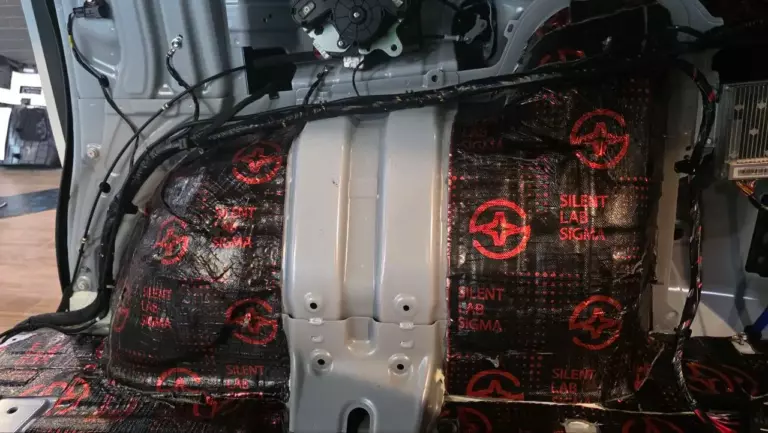 Шумоизоляция багажника GAC M8-6