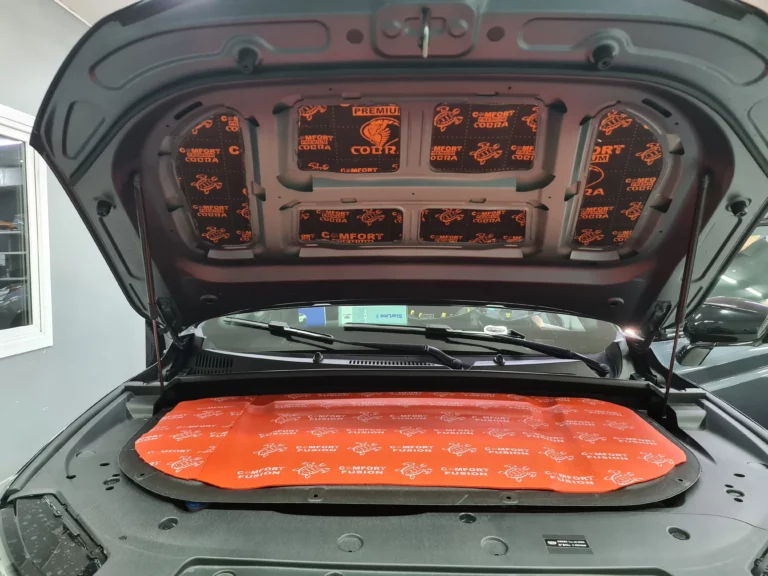 Шумоизоляция капота Geely Tugella-2