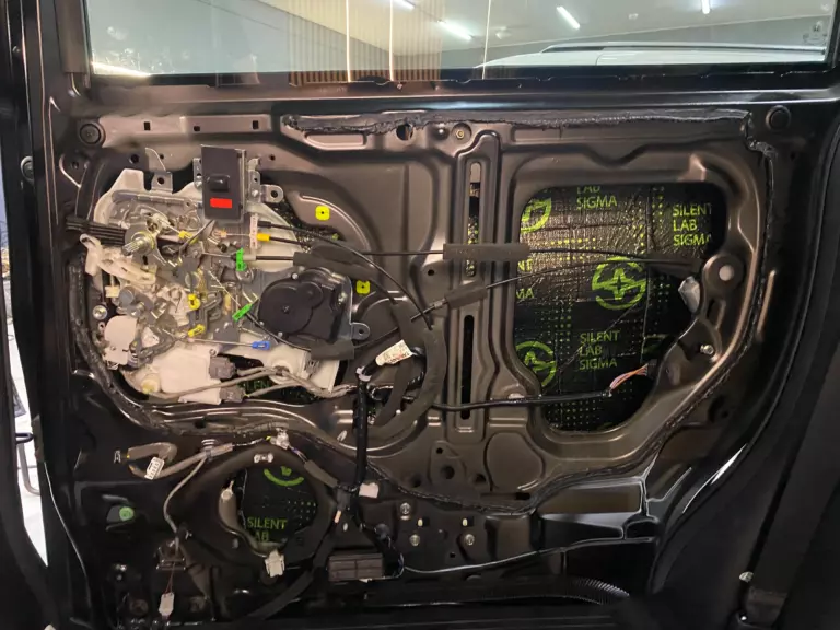Шумоизоляция дверей Honda Stepwgn-6
