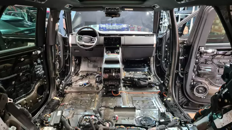 Шумоизоляция пола Range Rover-1