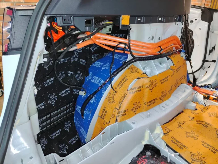 Шумоизоляция багажника Tesla Model Y-6