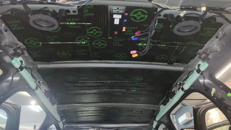 Шумоизоляция крыши Volvo V60-2