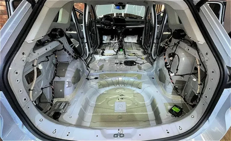 Шумоизоляция пола Exeed TLX 2022-белый-2