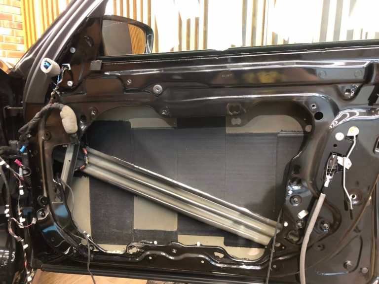 Шумоизоляция дверей BMW 750 LD