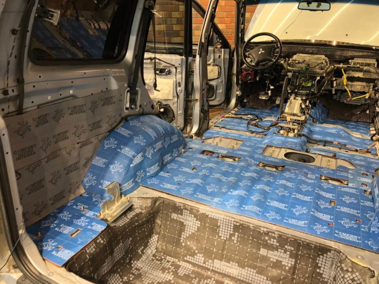 Шумоизоляция пола Mitsubishi Pajero